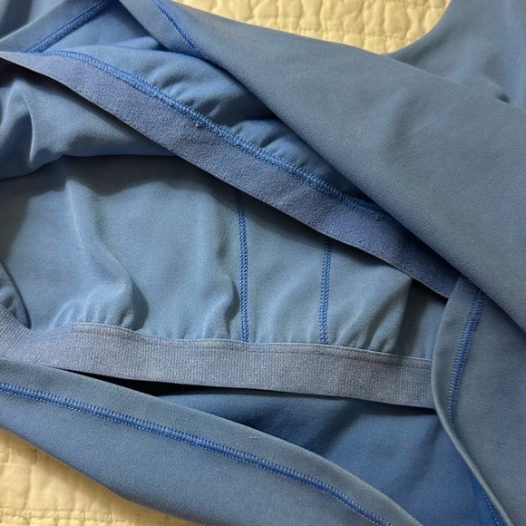 Vuori Daily Crop Tank - Washed Blue Large - Picture 6 of 6